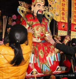 ​女人为什么不能拜财神（女人不能拜财神的原因）