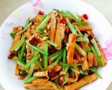 豆腐干怎么炒才好吃,芹菜豆干怎么炒好吃图2