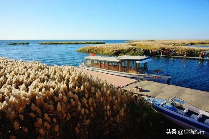 额济纳旗是内蒙古最西、最大、人口最少的旗，有戈壁大漠、居延海