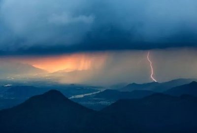 ​东边日出西边雨下句,东边日出 西边雨下一句是什么