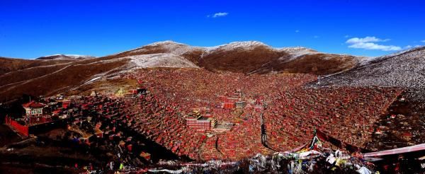 色达在哪里看全景,甘孜色达县在哪里图5