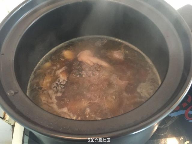 小鸡炖蘑菇介绍（天王盖地虎小鸡炖蘑菇）(9)