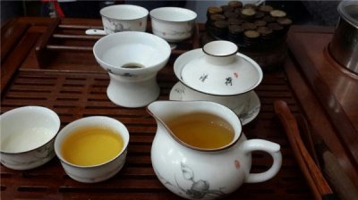 ​冬天喝红茶佳仍旧绿茶佳 绿茶佳（绿茶解腻效验佳）