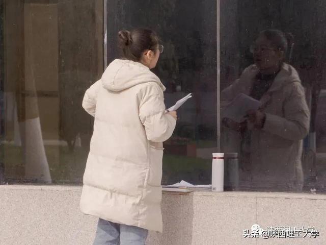 清晨读书声声声入耳（风声雨声读书声）(7)