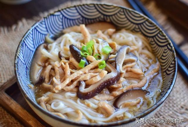 天热面条这样做酸辣开胃有食欲（不知道吃什么早餐）(10)