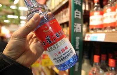 ​北京牛栏山酒价格表(鸿运牛栏山酒52度多少钱一瓶)