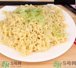 三养火鸡面怎么吃?三养火鸡面食用方法