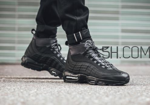 nike air max 95 triple black黑魂配色上脚效果怎么样？