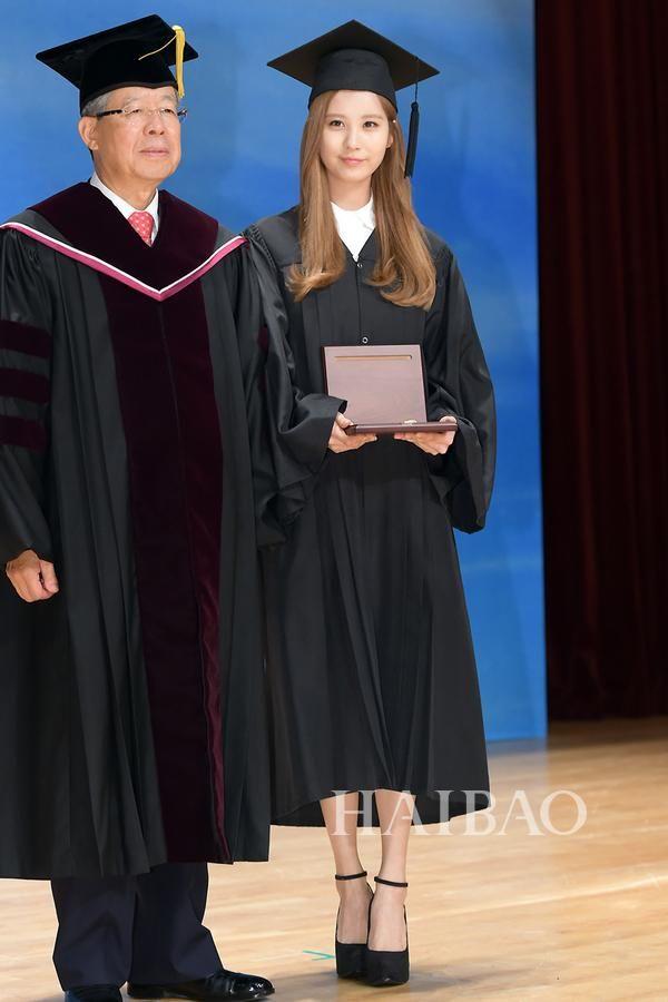 学士服怎么搭配图片 女生学士服搭配图片