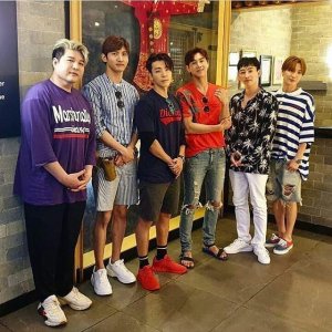 ​回忆杀！东方神起和Super Junior合体录制综艺，再现经典姿势