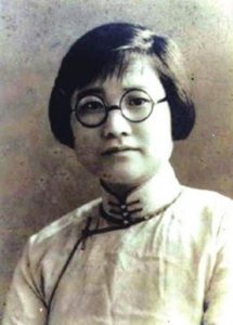 ​杨荫榆出生于江苏无锡，曾公费赴日留学，还曾于1918年赴美学习