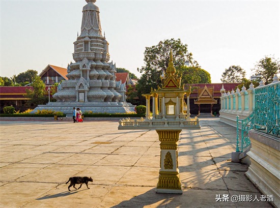 金边皇宫实拍：现任国王住在里面，却仍开放参观，里面建筑太美了